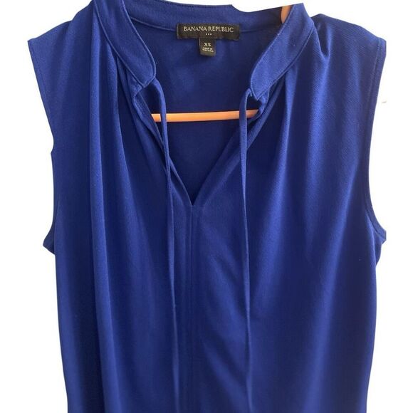 Banana Republic Blue Sleeveless Blousr Size XS - Picture 2 of 5